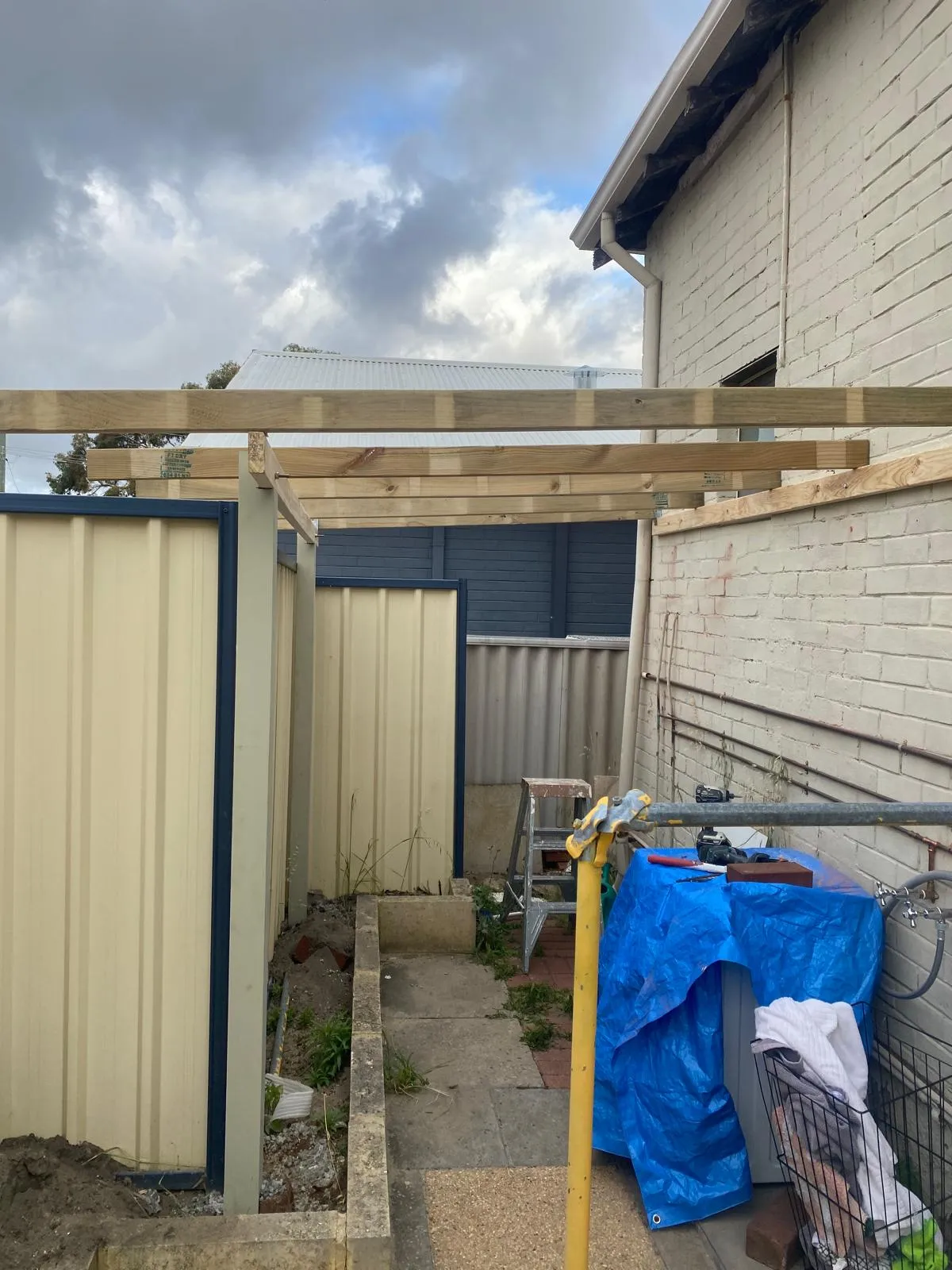 Garden shed construction before cladding